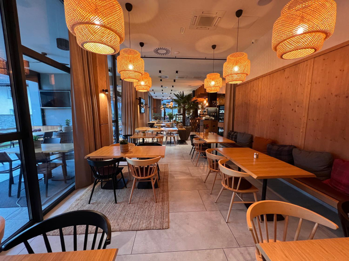 Food & Drinks 5, Na Vasi restavracija in prenocisca, Škofja Loka