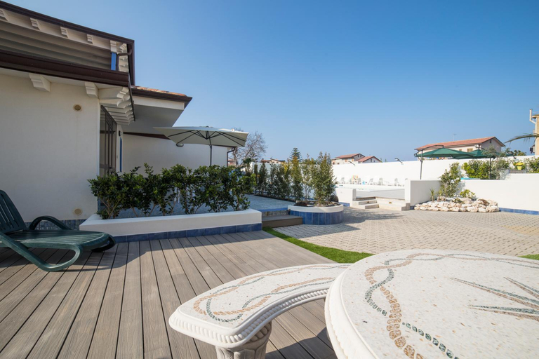 Others 4, Villa Concettina, Messina