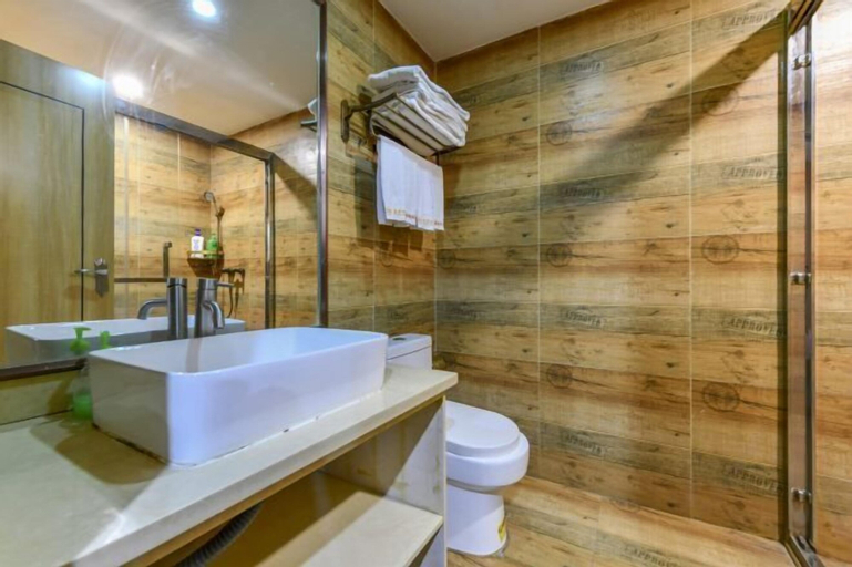 Bathroom 17