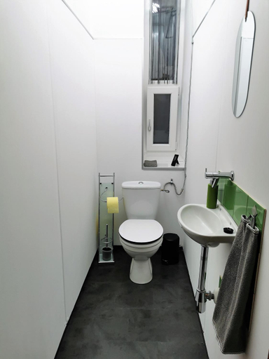 Bathroom 3, Industrial Studio am Neuen Dom, Linz