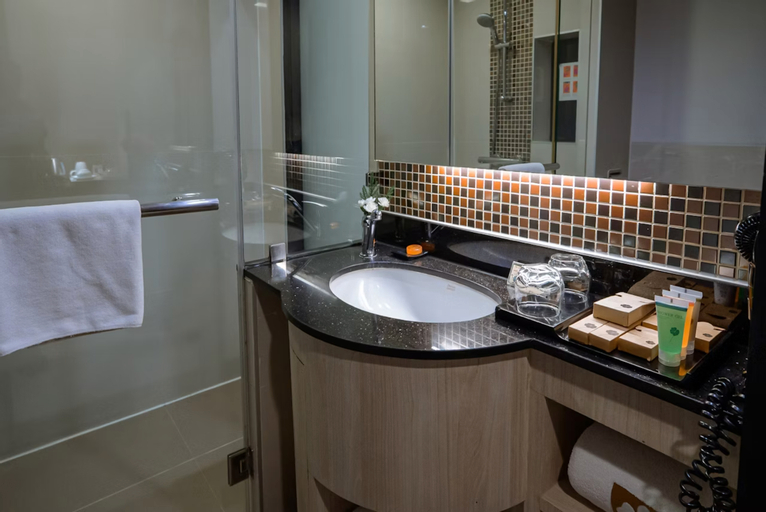 Bathroom 4