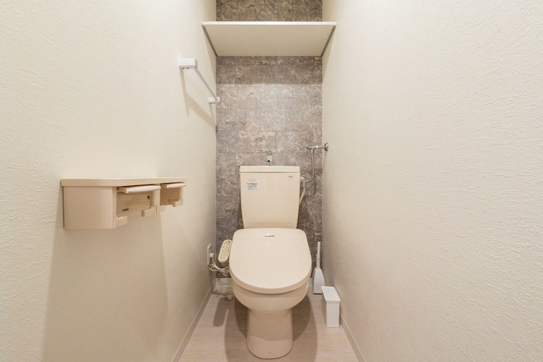 Bathroom 3, Apollo, Hakodate