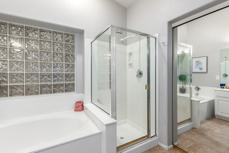 Bathroom 5, 165th Goodyear, Maricopa