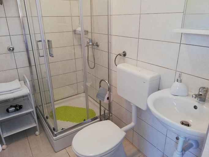 Bathroom 4, Studio Apartment Palmira, Ližnjan
