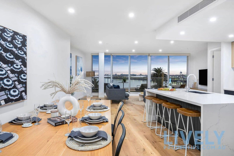 Room 3, Beach Street Luxury 3 Bed With Beach Bay Views, Melbourne