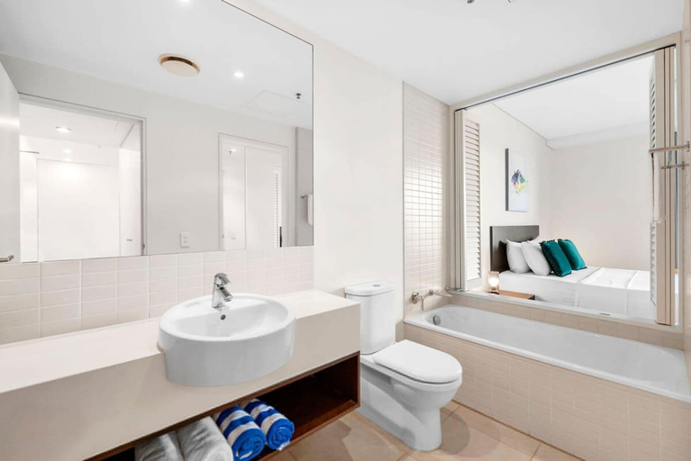 Bathroom 4, Reef - Waterfront City Pool Sauna Gym, Cairns
