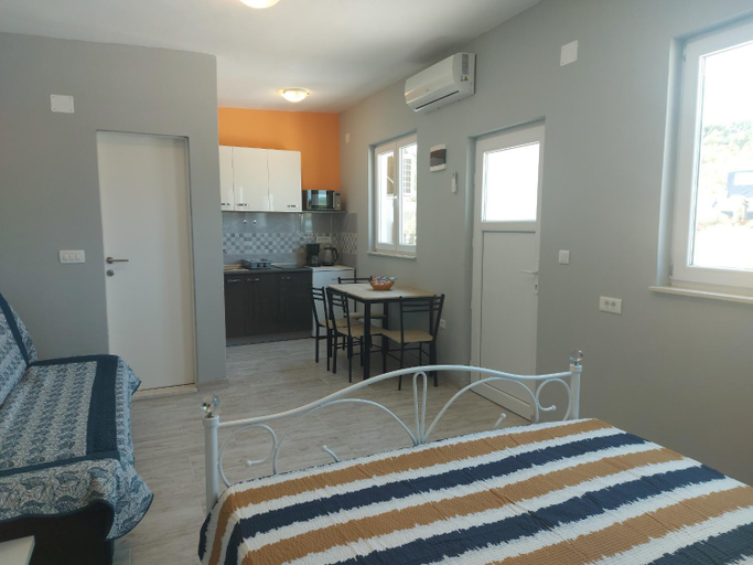 Others 5, Studio Apartment Palmira, Ližnjan