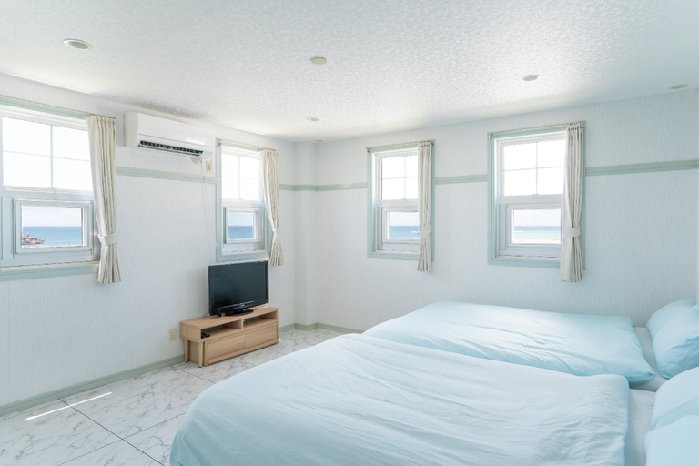 Bedroom 2, Marina Bay Toya, Yomitan