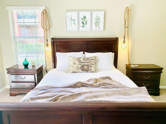Bedroom, Peaceful Medical Center Apartment 2BR & 2BA, Houston