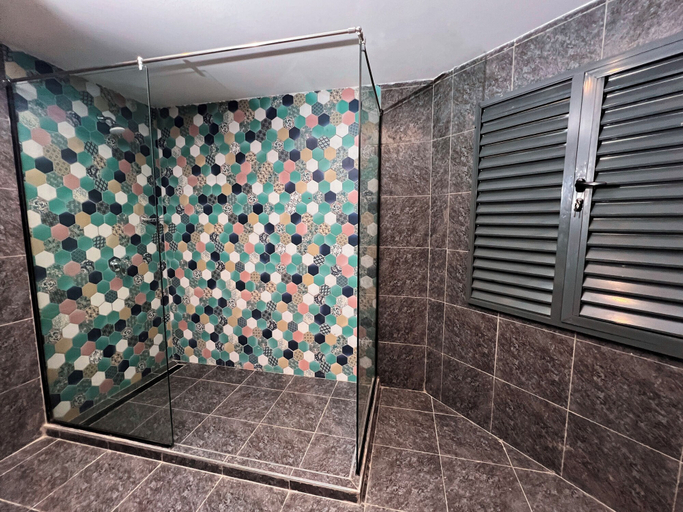 Bathroom 4, Majestic Courts, Eti-Osa