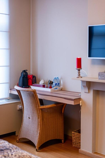 Others 4, Adamas B&B, Oost-Vlaanderen