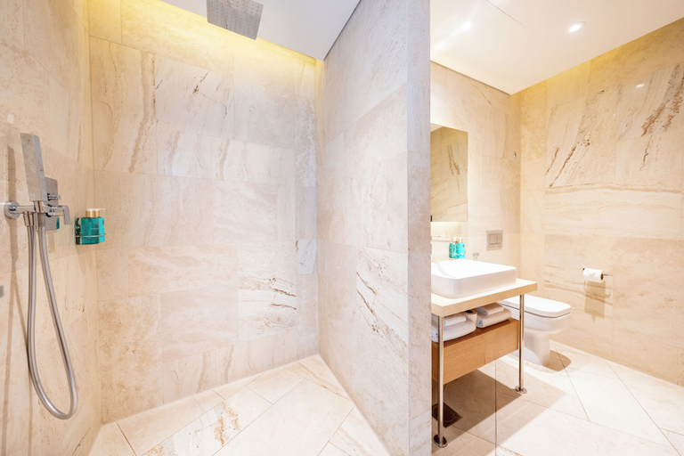 Bathroom 5, FIVE Jumeirah Village Dubai, Dubai