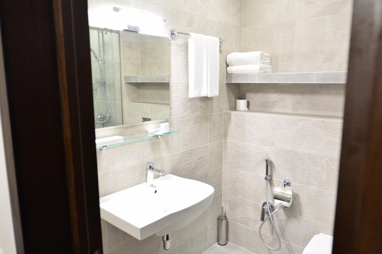 Bathroom 4, Hotel Garnet Tbilisi, Tbilisi