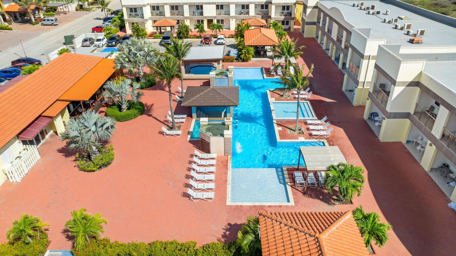 Exterior & Views 2, Charming 1br1ba Condo Steps From Eagle Beach