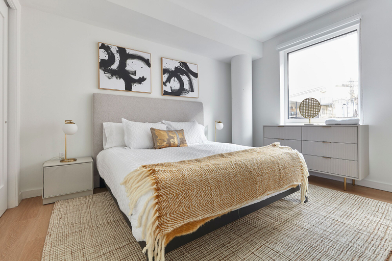 Bedroom 3, Airy 3 BR Flat w Shared Deck - gym - Mins to NYC, Hudson