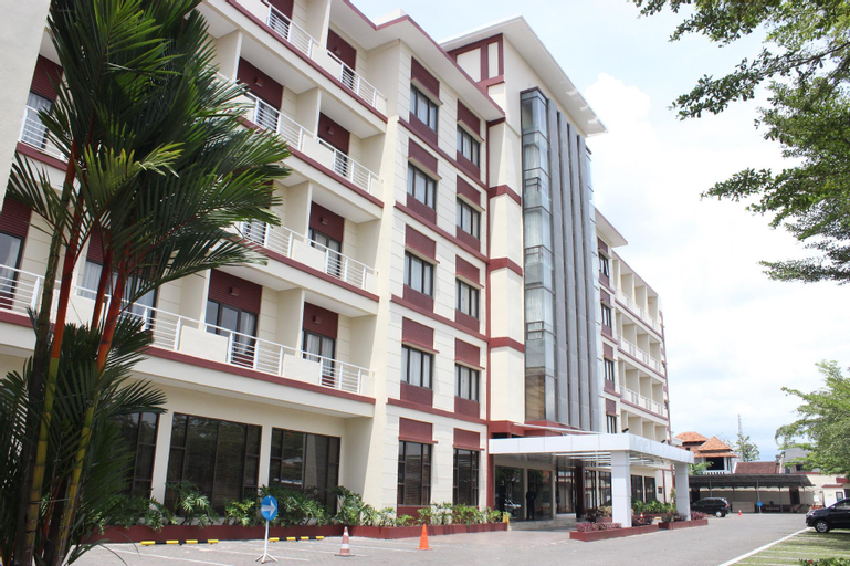 Exterior 3