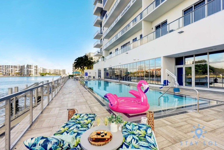 Sport & Beauty 2, Luxury Amenities Infinity Pool Gym Hot Tub, Broward