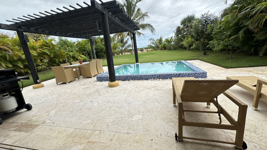 Room 3, Tropical Bungalow With Pool at cap Cana A8C, San Rafael del Yuma