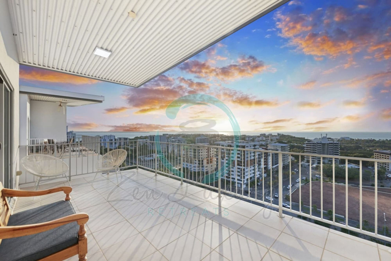 Room 3, Pinnacle Penthouse Ambience Views Pool Gym, Darwin