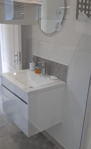 Bathroom 3, Sand Dollar @ The Dunes, Eden