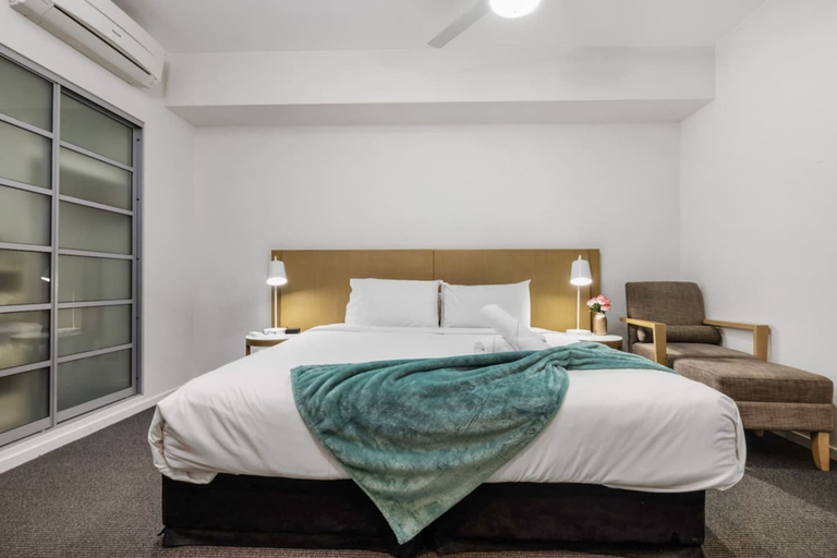 Bedroom 3, Beachfront Marvel Seaview Office Infinity Pool, Darwin