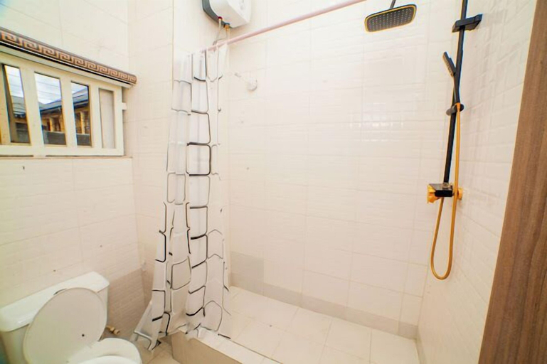 Bathroom 3, Schemes Apartment Portharcourt, Port Harcourt