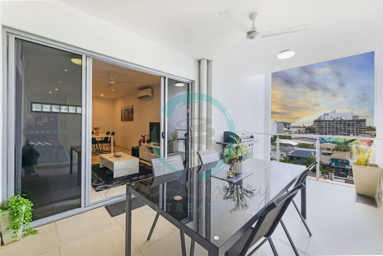 Room 4, City Skyline Sea Views Parking, Darwin
