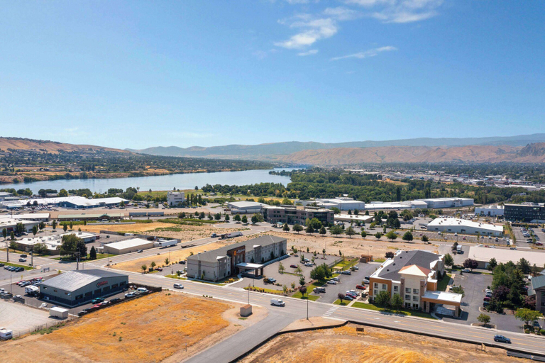 Exterior & Views 2, La Quinta Inn & Suites by Wyndham Wenatchee, Chelan