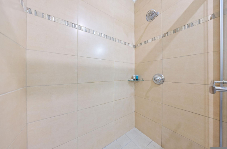 Bathroom, Charming 1br1ba Condo Steps From Eagle Beach