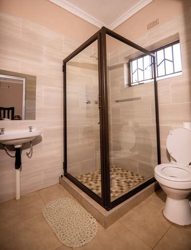 Bathroom, Lulu Guest Lodge, Hwange