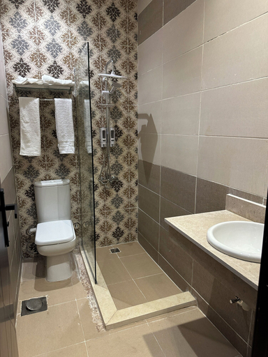 Bathroom 4, Tahrir square hotel Cairo, Qasr an-Nil