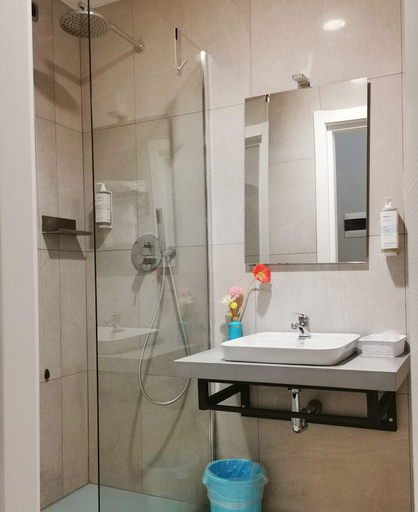 Bathroom 5, CSI Group - Hotel Central Station, Milano