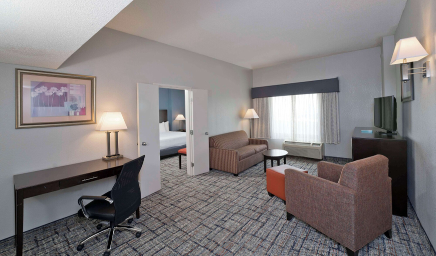 Bedroom 3, Best Western Plus Hotel & Conference Center, Baltimore