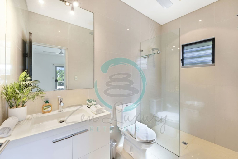 Bathroom 4, Luxury Marina Mansion Pool Gym Bbq-office, Darwin