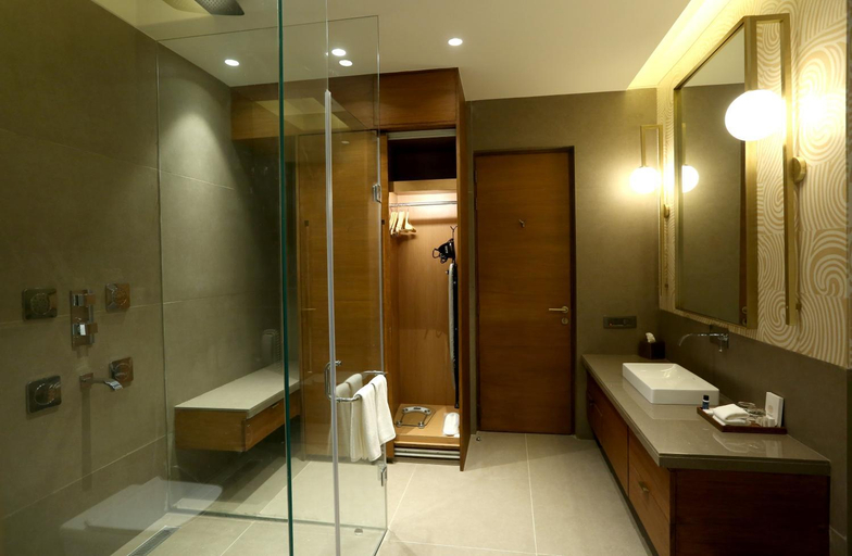 Bathroom 4, The Centrum, Lucknow