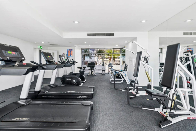 Others 3, Coastal Harbour Lights -pool Gym Prime Location, Cairns