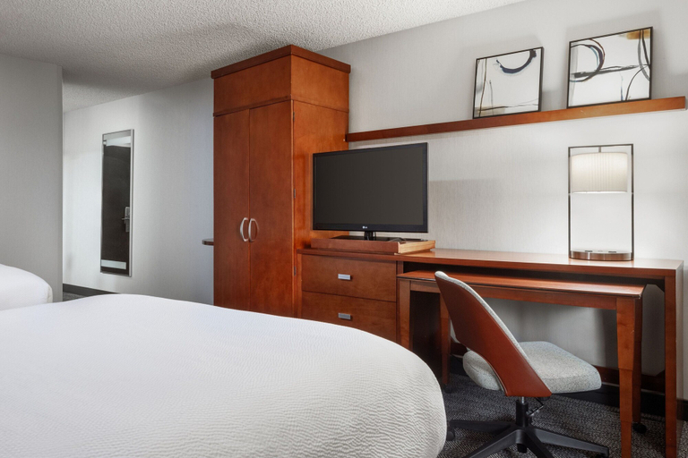 Bedroom 3, Courtyard by Marriott Anchorage Airport, Anchorage