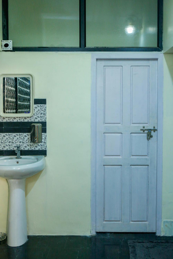 Bathroom 4, Belljem Homes -your own private resort -7 BHK, Thrissur