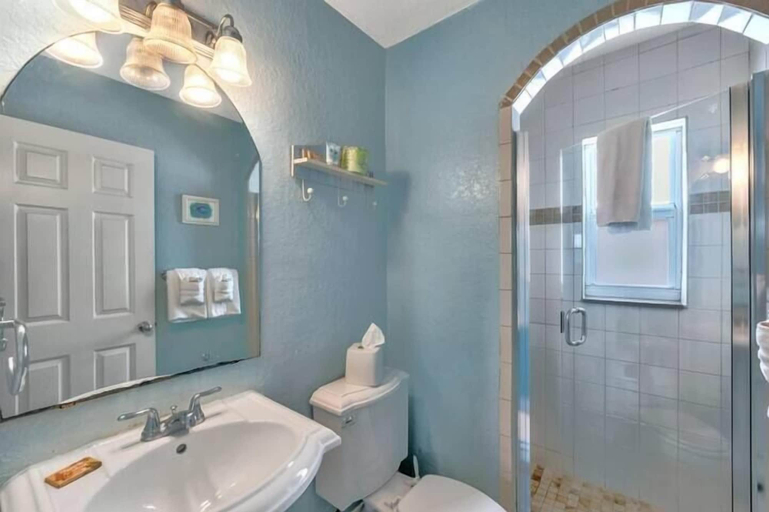 Bathroom 4, Blue Wave Suites, Pinellas