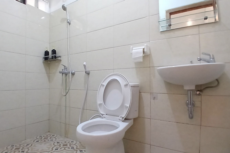 Bathroom 12