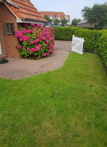 Garden, Dream on the Dike 2 Comfortable Vacation Home, Aurich