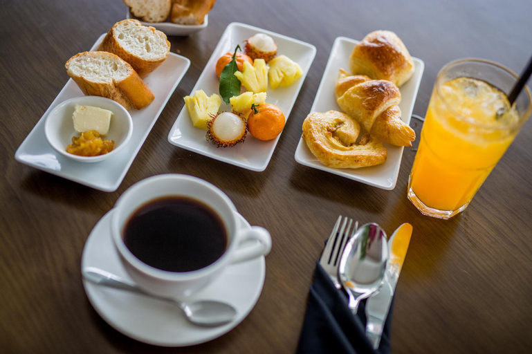 Food & Drinks