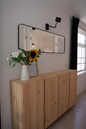 Others 3, Tiny Private City Rooms Haarlem, Haarlem
