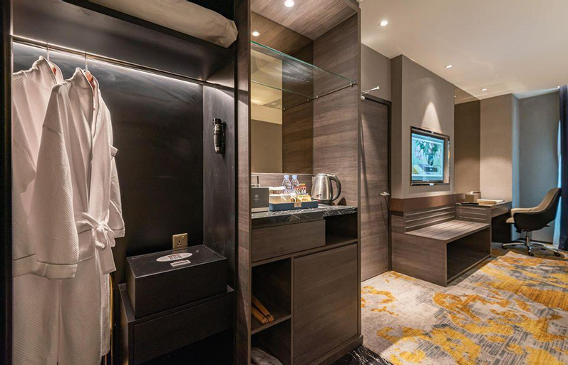 Bathroom 18