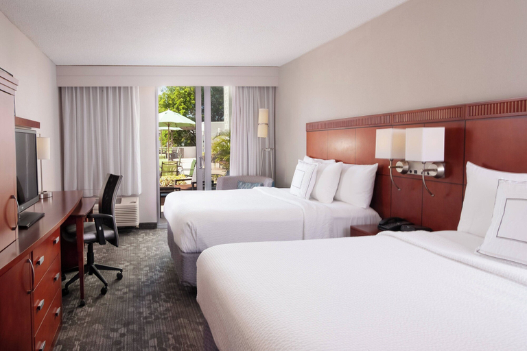 Bedroom 4, Courtyard Miami in Coral Gables by Marriott, Miami-Dade