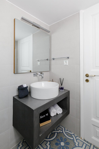 Bathroom 2, The Gem of Filopappou, Attica
