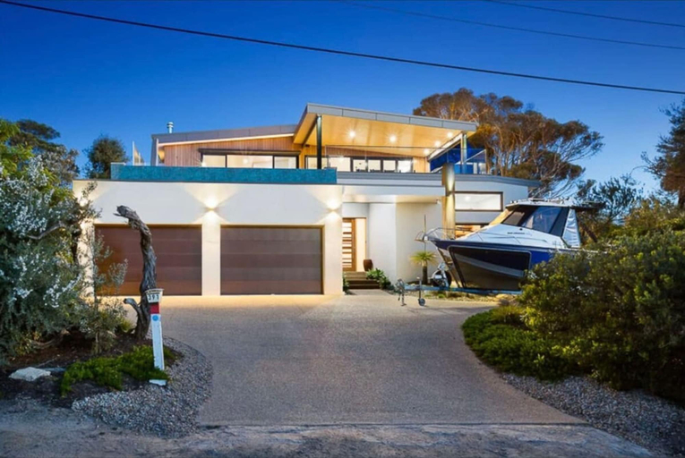 Exterior & Views, The Ocean s Edge Luxury Entertainer With Views, Melbourne