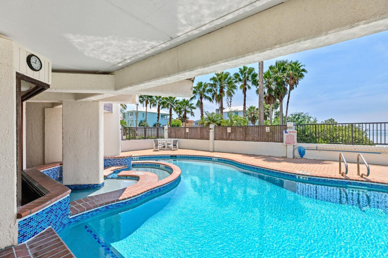 Sport & Beauty 5, Quiet Bayfront Condo w/ Boat Slips & Fishing Pier!, Cameron