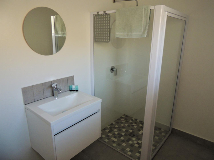 Bathroom 2, Sand Dollar @ The Dunes, Eden