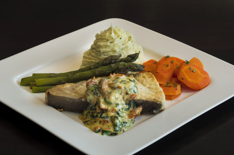 Food & Drinks 5, Sinbad's Hotel & Suites, Division No. 6